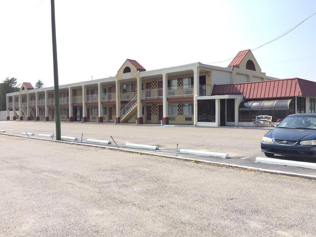 Economy Inn Dillon Exterior photo